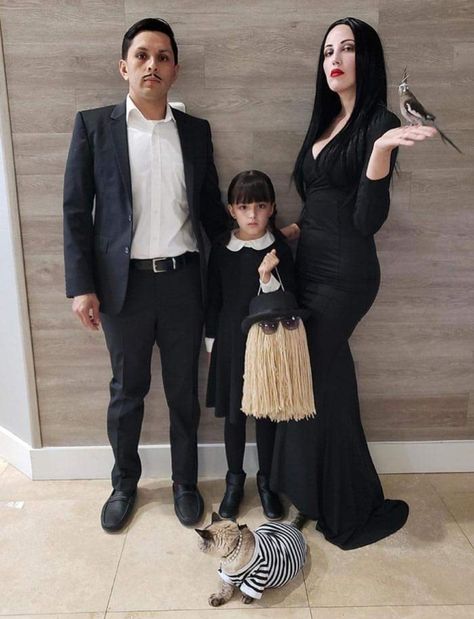 Wednesday Adams Family Costume Diy, Adams Family Outfit Ideas, Adam's Family Costumes, Adam Family Halloween Costume, Adam’s Family Family Costume, Adam’s Family Costume Ideas, Cool Family Halloween Costumes, Wednesday Family Costume, Adam’s Family Costumes