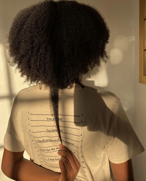 Ready to see your hair growth journey in action?⁠ Our length check t-shirt is the perfect tool to track your progress and celebrate every inch!💁🏽‍♀️✨️⁠ ⁠ 📸:@_.ke.ndiii⁠ ⁠ Shop via our website: www.organicbeautyusa.com🛍️⁠ .⁠ .⁠ .⁠ #naturalhairjourney #hairgrowth #hairgoals #lengthcheck #lengthchecktshirt #organicbeautyessence Hair Growth Progress, Hair Growth Journey, 4a Hair, 4b Hair, Length Check, Beauty Essence, Type 4 Hair, 4c Hairstyles, Natural Hair Journey