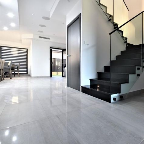 Black Tile Stairs, Grey Tiles Interior, Staircase With Grey Floor, Black And White Tile Stairs, Black Tile Staircase, Black Modern Stairs, Black And Gray Stairs, Black Stairs Modern, Stair Tiles Ideas