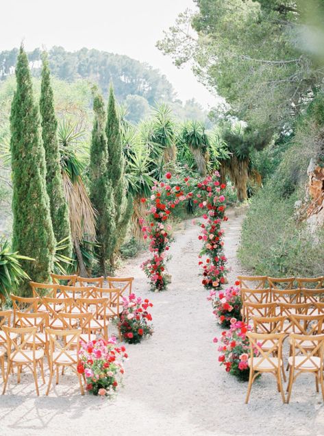 Spanish Moss Wedding Arch, Wedding Aisle Garden, Colorful Ceremony Flowers, Colorful Wedding Aisle, Mexican Wedding Ceremony, Ceremony Flowers Altar, Indoor Ceremony Decor, Wedding Aisle Florals, Colorful Wedding Arch