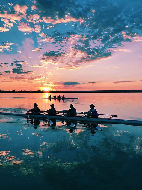 Rowing Crew Aesthetic, Rowing Aesthetic Wallpaper, Crew Aesthetic Rowing, Rowing Painting, Rowing Wallpaper, Rowing Outfit, Rowing Pictures, Rowing Aesthetic, Rowing Photography