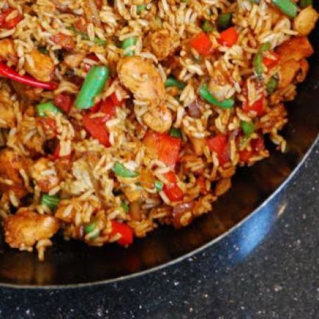 Singapore Fried Rice, Chicken Fried Rice Easy, Spicy Eggplant, Red Chili Paste, Chicken Fried Rice Recipe, Easy Chinese Recipes, Leftover Rice, Singapore Food, Easy Chinese