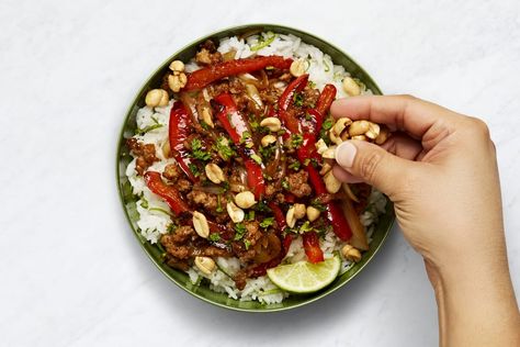 Simple, convenient, and delicious: that’s what’s in store with our Sweet Chili Pork Bowls recipe, made with pre-measured, high-quality ingredients. Hello Fresh Sweet Chili Pork Bowls, Sweet Chili Pork Bowl, Ground Pork Rice Bowl, Sweet Chili Pork, Fresh Bowls, Hellofresh Meals, Pork Bowl Recipe, Pork Bowls, Hello Fresh Dinners