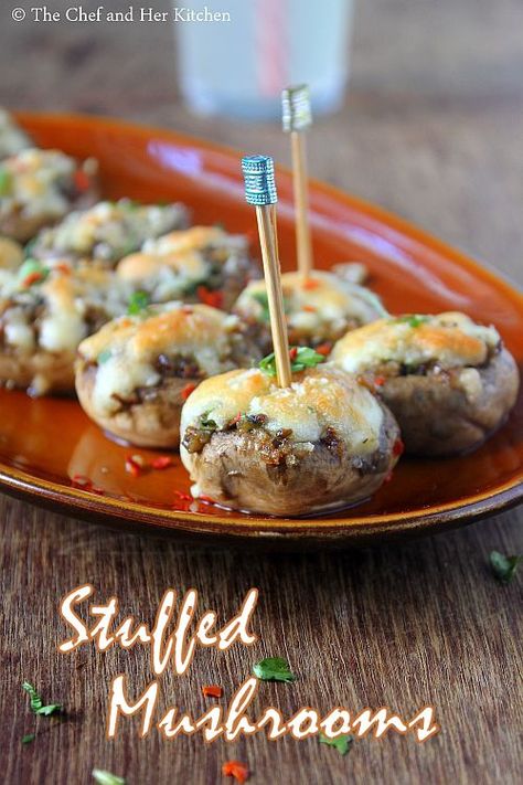 stuffed mushrooms Mushroom Starter Recipes, Vegetarian Stuffed Mushrooms, Mushroom Starters, Mushroom Recipes Indian, Paneer Snacks, Stuffed Mushrooms Vegetarian, Cheese Stuffed Mushrooms, Veg Snacks, Stuffed Mushroom