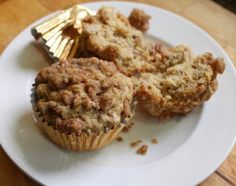 Browned Butter Pecan Muffins from Food Lust People Love Muffin Monster, Muffin Monday, Brunch Treats, Apple Cinnamon Muffins Recipe, Yummy Muffins, Pecan Crunch, Crunch Topping, Butter Muffins, Pecan Muffins