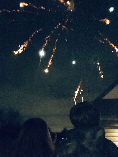 New Years Eve Party with my boyfriend New Years Kiss, Dreams Aesthetic, Cottage Lifestyle, New Year's Kiss, Midnight Kisses, With My Boyfriend, Dandelion Seed, New Years Day, New Year’s Eve