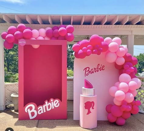 Barbie Birthday Invites Invitation Ideas, Barbie Decorations, Birthday Cake Pink, Barbie Pool Party, Barbie Pool, Barbie Bday, Barbie Bachelorette, Barbie Party Ideas, Barbie Birthday Cake