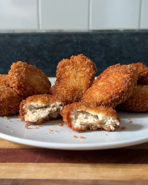 🍗 Homemade Chicken Nuggets 🍗 These Homemade Chicken Nuggets are crispy, flavorful, and perfect for both kids and adults alike. Made with minced chicken breast and a blend of spices, they are easy to make and much healthier than store-bought versions. Serve them as a snack or a main dish alongside your favorite dipping sauce for a delicious treat! 🍗 Ingredients 🍗 For the Nuggets: - 1-1 1/4 pounds chicken breast - 1 teaspoon onion powder - 1 teaspoon garlic powder - 1 teaspoon black pepper - ... Minced Chicken, Homemade Chicken Nuggets, Chicken Nuggets, Food Stuff, Food Obsession, Onion Powder, Food Recipe, Dipping Sauce, Main Dish