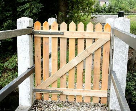 Wood Pallet Fence, Pallet Gate, Wood Fence Gates, Wooden Garden Gate, Wooden Gate, Yard Furniture, Pallet Fence, Wood Gate, Building A Fence