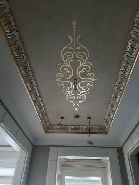 Kitchen Ceiling Design, Islamic Design Pattern, False Ceiling Ideas, High Ceiling Living Room, Simple Home Decoration, Ceiling Painting, Stencil Decor, Roof Ceiling, Luxury Living Room Decor