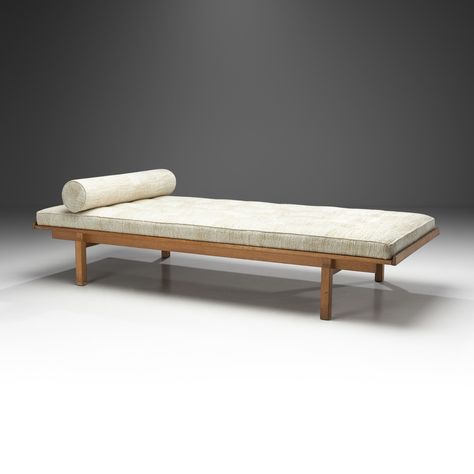 Fredericia Denmark, Daybed Mattress, Danish Furniture Design, Upholstered Daybed, Head Pillow, Daybed Sofa, Danish Furniture, Modern Bench, Scandinavian Furniture