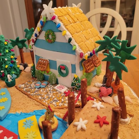 Tiki Gingerbread House Ideas, Ginger Bread Beach House, Beachy Gingerbread House, Gingerbread House Design Ideas, Gingerbread House Beach Theme, Gingerbread Beach House Ideas, Beach Themed Gingerbread House, Beach Theme Gingerbread House, Beach House Gingerbread House