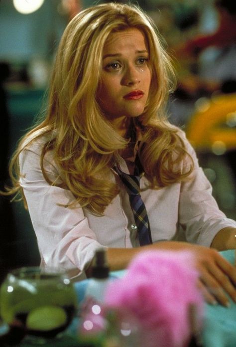 2001 Hairstyles, Elle Woods Hair, Ell Woods, Cher Hair, Legally Blonde Movie, Woods Aesthetic, Blonde Movie, 2000s Icons, Blonde Style