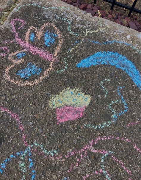 Chalk Art Sidewalk, Chalk Aesthetic, Sidewalk Chalk Art, Playing Outside, Sidewalk Chalk, Chalk Art, Sweet Pea, Pink Aesthetic, Chalk