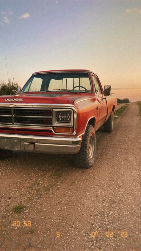 Old Truck Background, Aesthetic Pickup Truck, Old Red Pickup Truck, Orange Truck Aesthetic, Old Fashioned Truck, Old Pick Up Truck Aesthetic, Old Rusty Trucks, Red Pickup Truck Aesthetic, Farm Truck Aesthetic