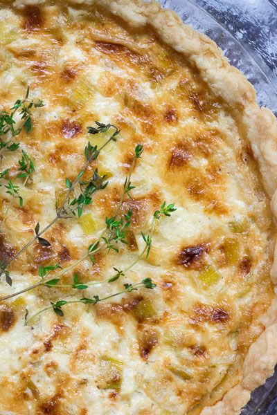 Leek Tart, Comte Cheese, Leek Pie, Leek Recipes, Savory Tarts, Healthy Recipes Easy Snacks, Spring Brunch, Savory Tart, Savory Pies