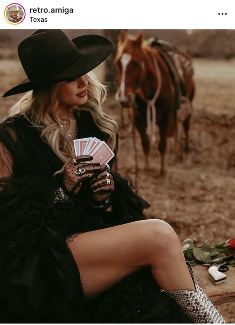 Western Bodiour Photos, Kerosene Photoshoot, Cowgirl Photo Shoot Ideas, Beth Dutton Inspired Photoshoot, Western Cowgirl Photoshoot, Whiskey Photoshoot, 70s Country Aesthetic, Torquise Jewelry, Western Influencer