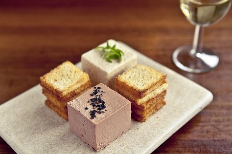 Great pate presentation:  MoVida racione Pate de pato - duck liver parfait with PX foam & toasted brioche Pate Presentation, Pate Plating, Duck Liver Pate Recipe, Liver Parfait, Sharing Plate, Liver Pate Recipe, Duck Liver, Gluten Free Party, Christmas Finger Foods