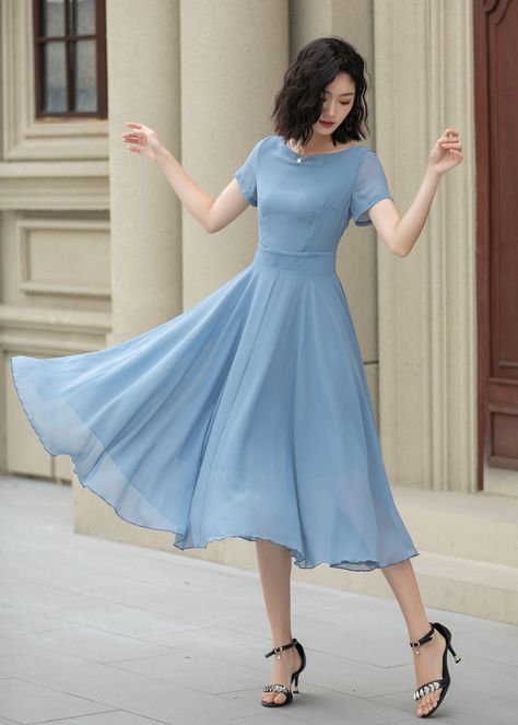 Dusty Blue Bridesmaid Dresses Midi, Light Blue Business Outfit, A-line Dress, Cute Midi Dresses, Blue Tea Dress, Simple Blue Dress, Simple Beach Wedding Dress, Chiffon Dress Bridesmaid, Prom Details