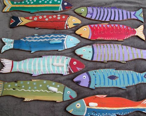 Pallet Fish, Painted Wood Shapes, Pallet Barn, Repurpose Furniture, Beach Craft, Wood Coat Rack, Tinker Toys, Fish Wall Decor, Lake Decor