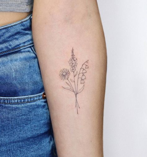 Line Tattoo Flower Bouquet, Fine Wildflower Tattoo, Zodiac Flower Bouquet Tattoo, Flower Bouquet Wrist Tattoo, Little Flower Bouquet Tattoo, Fine Line Daisy Bouquet Tattoo, Fine Line Aster Tattoo, Birth Flower Bouquet Tattoo Ribs, Fine Line Flower Bunch Tattoo