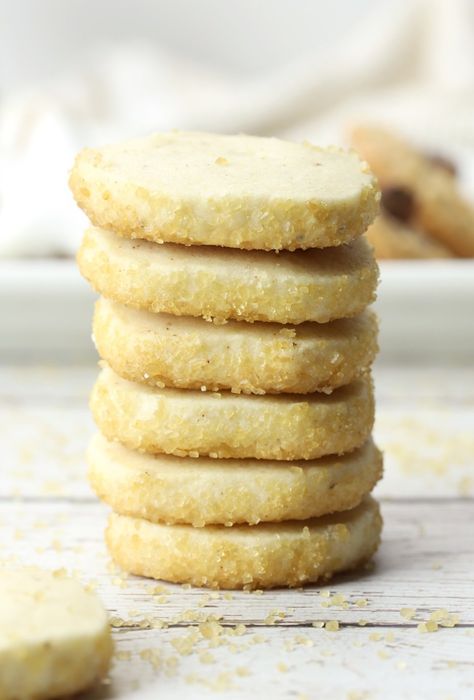 Stack of shortbread cookies. Classic Christmas Dessert, Butter Shortbread Cookies, Spritz Cookie Recipe, German Christmas Cookies, Traditional Christmas Cookies, Butter Shortbread, German Cookies, Chocolate Dipped Cookies, Plain Cookies