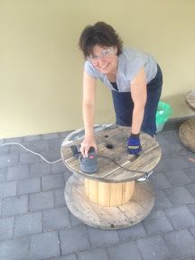 create forever more by debbi weiss: Cable Reel Table Dyi Patio, Playroom Corner, Electrical Spools, Cable Reel Table, Spool Projects, Wire Spool Tables, Wooden Cable Reel, Cable Spool Tables, Wooden Cable Spools