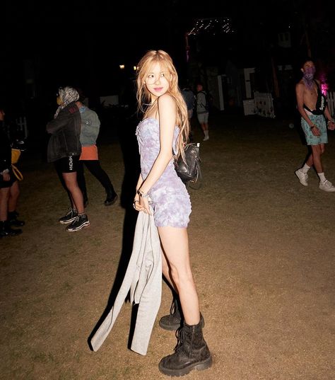 ROSÉ on Instagram: “Coachella babyy💜” Rosé Coachella, Gambar One Direction, Rosé Instagram Update, Coachella 2019, Photo Rose, Mode Rose, Rose Bp, Rosé Instagram, Rosie Posie