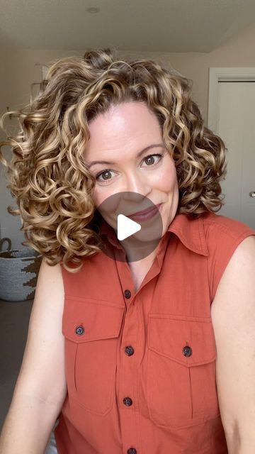 Sandi 🇨🇦 Curly Hair Care, Clean Beauty on Instagram: "THIS is how I get root volume.

@curlkeeper Roller Jaw Clamps are a must in my opinion & this video proves why I think that. 

Now….#keepingitreal using lightweight products with hold AND good styling techniques annnd having a curly cut also play into these results.

But…. you can SEE from the beginning of the video to the end the difference these clamps make!

Tools used:
@curlkeeper Roller Jaw Clamps
And Flexy Brush 
Save with Sandi15🇨🇦🇺🇸

Products used:
@discovertreluxe stylers - my trifecta 
Reflex 
Mousse
Hi Definition Gel 

🇺🇸Sandi15 @discovertreluxe 
🇨🇦Sandi10 through @curlwarehouse 

See my highlights for more inspiration and styling tips. 
•Brushes
•Laifen
•Clipping 
•CG terms
•Curlkeeper
•Treluxe 
•How to Style
•Slee Root Clipping Curly Hair How To, Flexy Brush, Root Volume, Curl Keeper, Curly Cut, Shoulder Length Curly Hair, Dry Curly Hair, Curly Hair Videos, Curly Hair Care