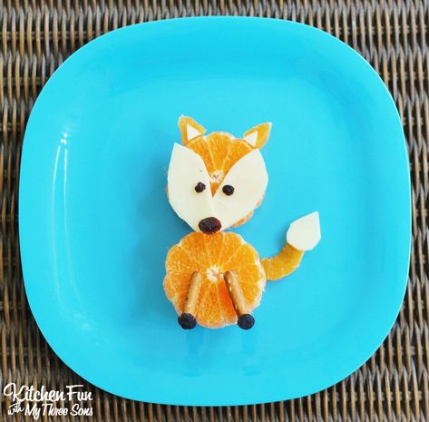 Fox Fruit Snack...a super easy & healthy after school Fall snack for the kids from KitchenFunWithMy3Sons.com Healthy Fall Snacks, Fox Food, Homemade Fruit Snacks, Fox Party, Healthy Afternoon Snacks, Fun Food For Kids, Kid Snacks, Fall Snacks, Fun Food Ideas