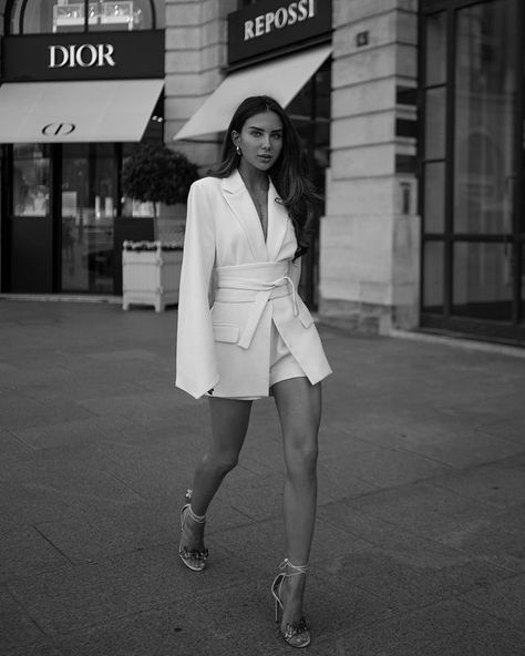 Casual Dinner Outfits, Odd Muse, Glam Casual, Dinner Outfit Casual, Drip Fits, Dress Paris, Fashion Jobs, Classy Fits, Paris Girl