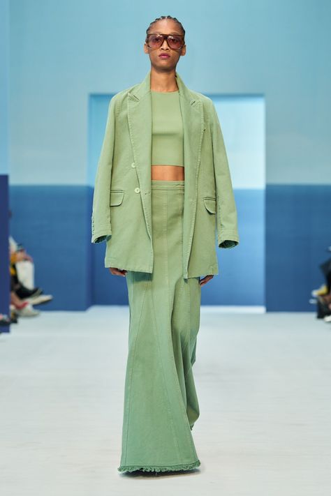 Max Mara Spring 2023, Vogue Fashion Trends, Fashion Trend Forecast, Fashion Forecasting, Style 2023, Milano Fashion Week, Next Fashion, Looks Street Style, Runway Trends