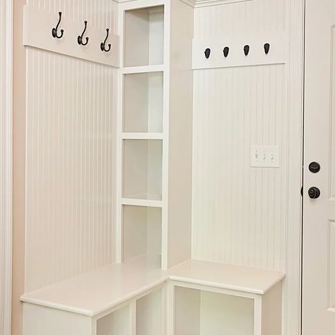 Corner Mudroom Ideas, Corner Mudroom, Transitional Entry, Small Mudroom Ideas, Garage Entryway, Mudroom Closet, Mudroom Ideas, Dream Laundry Room, Mudroom Entryway