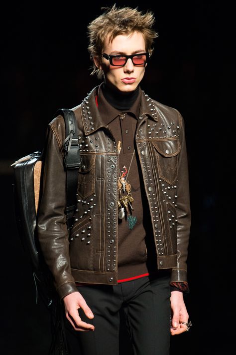 Coach 1941 Fall 2018 Ready-to-Wear Fashion Show Details Coach 1941, Men's Coats & Jackets, Fall 2018, Vogue Paris, Milan, Fashion Show, Ready To Wear, Fashion Week, Leather Jacket