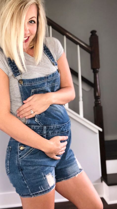 Pregnancy Overalls, Maternity Ootd, Pregnancy Jeans, Summer Maternity Outfits, Pregnancy Fashion Fall, Prego Outfits, Pregnant Outfit, Maternity Overalls, Bump Fashion