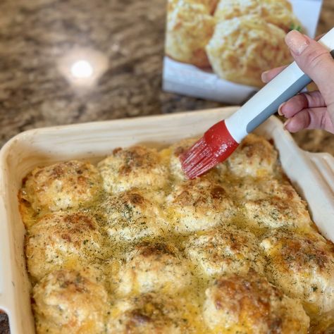 Copycat Dolly Parton's Stampede Garlic Biscuits Dolly Parton Recipes, Dinner In 321, Recipes Meatloaf, Garlic Cheddar Biscuits, Garlic Biscuits, Garlic Cheddar, Crockpot Chicken And Dumplings, Cheddar Bay Biscuits, Cheddar Biscuits