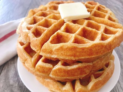 Sweet Cream Waffle Recipe, Cinnamon Bun Cake, Yummy Waffles, Crispy Waffle, Malted Milk, Sweet Cream, Breakfast Items, Waffle Iron, Waffle Recipes