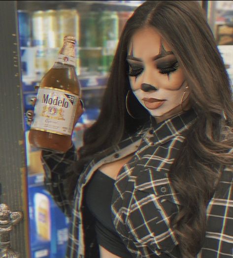 Costume Ideas For Latinas, Chicano Halloween Makeup, Chola Clown Costume, Chicana Clown Makeup Halloween, Chola Inspired Outfit, Cholo Costumes Women, Chola Halloween Makeup, Chicana Makeup Clown, Chola Clown Makeup Halloween