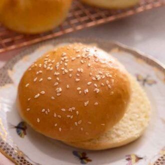 Milk Brioche Bun, Brioche Rolls, Preppy Kitchen, Hamburger Buns, Brioche Buns, Bread Maker, Burger Buns, Egg Wash, Portuguese Recipes