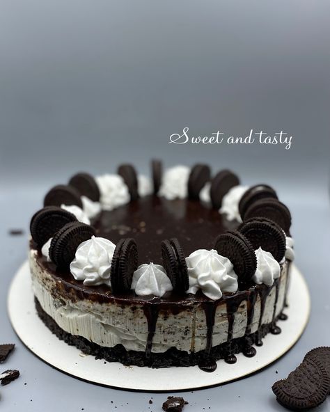 _Oreo cheesecake _ ❤️ . . . Follow : @sweet_and_tasty123 😊 #cheesecake #oreo #oreocheesecake #cake Oreo Cake Designs, Simple Oreo Cake, Cake Oreo, Cheesecake Oreo, Oreo Cake, Oreo Cheesecake, Cake Designs, Oreo, Cheesecake