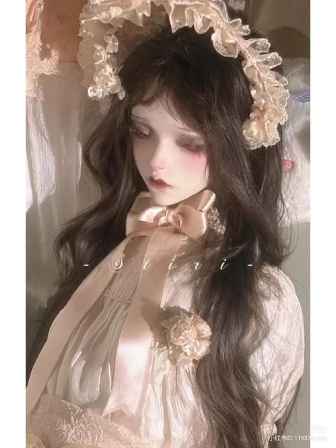 Porcelain Doll Aesthetic, Porcelain Dolls Vintage, Doll Oc, Dolls Reference, Bjd Makeup, Doll Hairstyle, Chinese Dolls, Doll Aesthetic, Hairstyles For Layered Hair