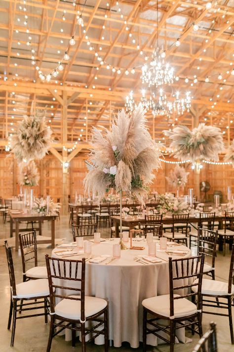 Grass Centerpiece, Popular Wedding Themes, Bohemian Wedding Theme, Boho Wedding Ideas, Non Traditional Wedding Ring, Wedding Ideas On A Budget, Boho Wedding Theme, Crystal Wedding Dress, Feather Centerpieces