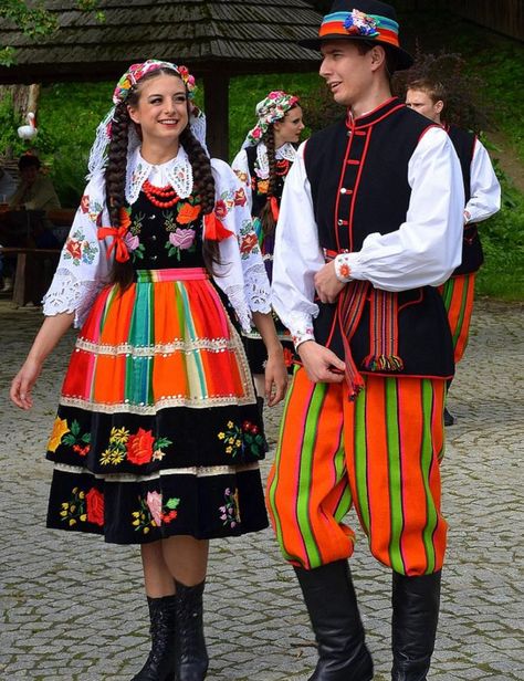 Country Costume, Polish Traditional Costume, Polish Costume, Polish Dress, Viking Woman, Shall We Dance, Outfits To Wear, Fur Clothing, National Costume