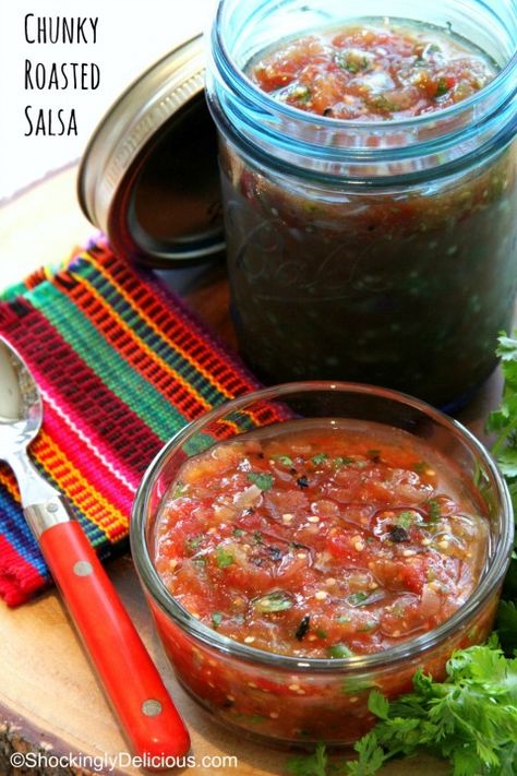 Authentic Mexican chunky tomato salsa has roasted tomatillos, onions and garlic, along with heat from chiles de arbol. Use it on everything! #shockinglydelicious #salsarecipe #Mexicansalsa Roasted Salsa Recipe, Vegetarian Chile, Authentic Mexican Salsa, Roasted Salsa, Authentic Mexican Recipes, Chunky Salsa, Tomatillo Salsa, Homemade Salsa, Authentic Mexican