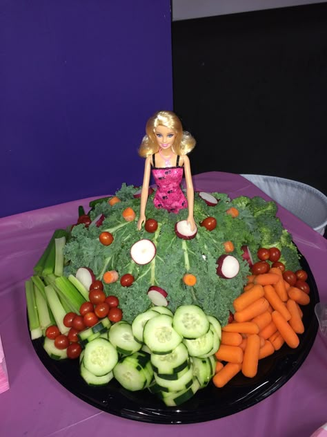 Barbie veggie tray made by Sandy for Allison's birthday party. Barbie And Ken Party Food, Barbie Veggie Tray, Barbie Birthday Party Foods, Malibu Barbie Party Food, Barbie Themed Birthday Party 13, Barbie Inspired Snacks, Malibu Barbie Birthday Party Food, Princess Veggie Tray Ideas, Barbie Birthday Snacks