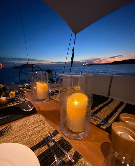 Boat Dinner Aesthetic, Yacht Dinner Aesthetic, Dinner On A Boat, Cruise Date, Yacht Dinner, Boat Dinner, Antigua Caribbean, Yacht Aesthetic, Dinner With A View