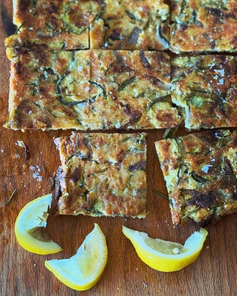 Scarpaccia - Southern Italian zucchini and onion flatbread Onion Flatbread, Summer Vegetable Recipes, Italian Zucchini, Savory Bread Puddings, Tart Dough, Soft Bread, Going Gluten Free, Bread Baker, Dairy Free Options