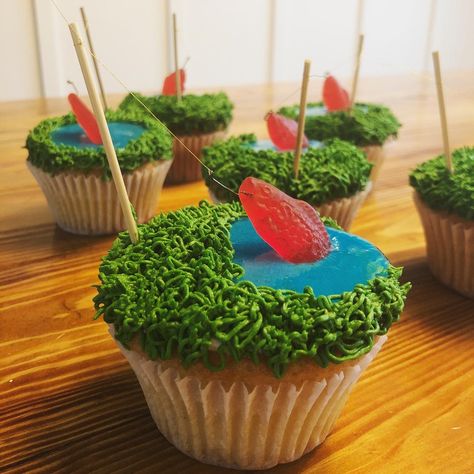 Gone Fishing Cupcakes, Lake Cupcake Ideas, Fishing Theme Cupcakes Boy Birthday, Fishing Party Desserts, Fishing Themed Desserts, Fish Theme Cupcakes, Fishing Cupcake Ideas, Outdoorsy Cupcakes, Fishing Theme Cupcakes