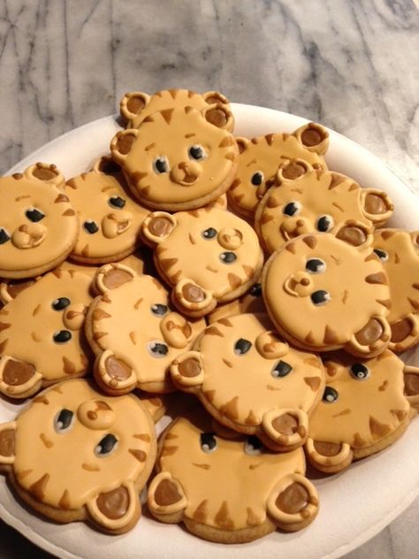 Daniel Tiger Cookies - Cake Decorating Community - Cakes We Bake Daniel Tiger Birthday Cake, Daniel Tiger Cake, Tiger Cookies, Daniel Tiger Party, Daniel Tiger Birthday Party, Maple Extract, Tiger Birthday Party, Tiger Cake, Tiger Party