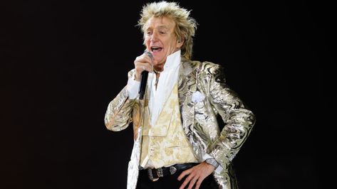 Rod Stewart Reveals His 'Days Are Numbered': 'Got To Pass On At Some Point' | iHeart Rod Stewart Concert, Star Way, Vegas Shows, Las Vegas Shows, Rod Stewart, Cyndi Lauper, Old Singers, Rock Legends, Sound Of Music